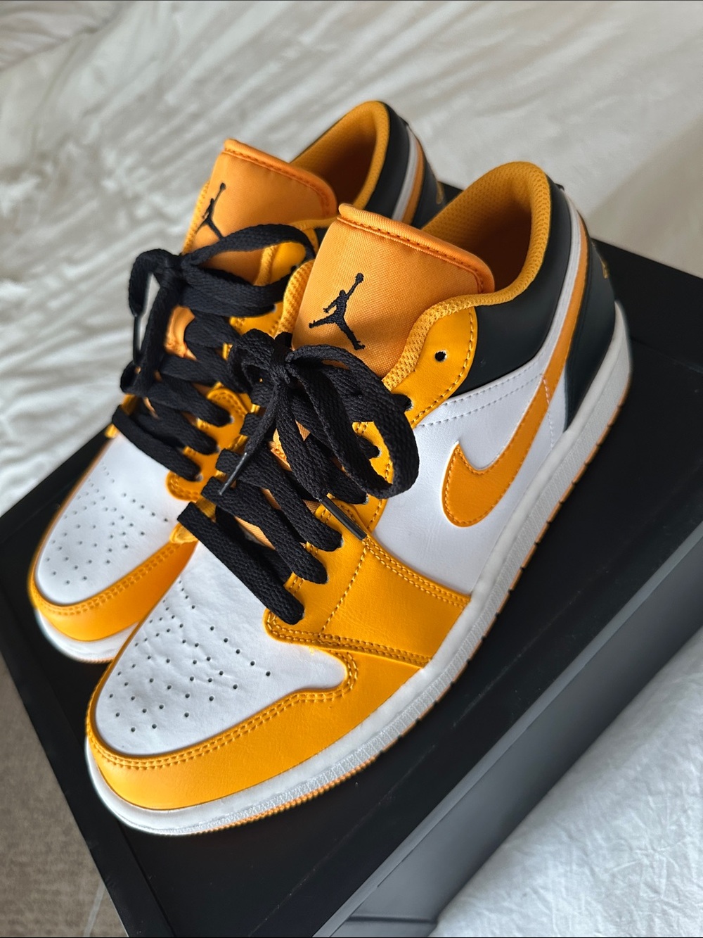 Jordan 1 low Taxi